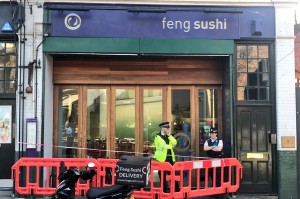 Λονδίνο: Τρεις τραυματίες από παγιδευμένο φάκελο σε εστιατόριο
