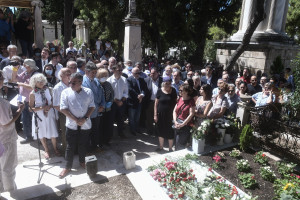 Μανώλης Γλέζος: Συνάντηση μνήμης στο Α&#039; Νεκροταφείο (pics)
