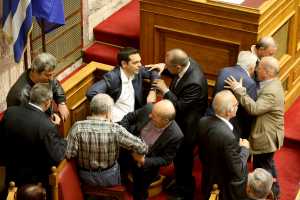 Νόμος με 153 ψήφους το πολυνομοσχέδιο - Έκπληξη απο βουλευτή του ΣΥΡΙΖΑ