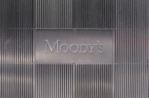 Η Moody&#039;s αναβάθμισε την ελληνική οικονομία κατά δυο βαθμίδες