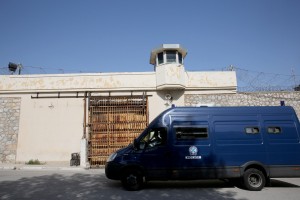 Πανικός στην φυλακές στην Κομοτηνή- Κρατούμενος προσπάθησε να αποδράσει και έκανε απόπειρα αυτοκτονίας!