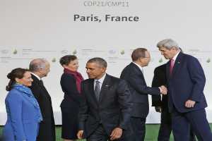 Υπεγράφη στο Παρίσι η συμφωνία για την κλιματική αλλαγή