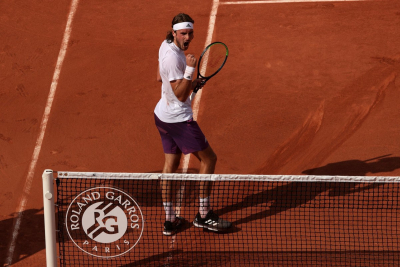 Roland Garros: Κόντρα στον Τζόκοβιτς για τον τίτλο στο Παρίσι ο Τσιτσιπάς (video)
