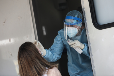 Κορονοϊός: «Θερίζει» ανεμβολίαστους στη Ρόδο η μετάλλαξη Δέλτα