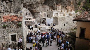 Παναγία Σουμελά: Ανακαλύφθηκε μυστικό τούνελ που οδηγεί σε εκκλησάκι