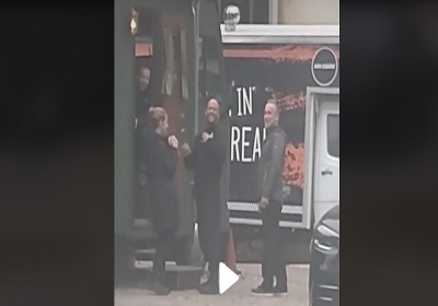 Viral ξεκαρδιστικό βίντεο στο TikTok: Θαυμάστρια φωνάζει στον Τζέισον Στέιθαν «I love you, θέλω να πεθάνω» (βίντεο)