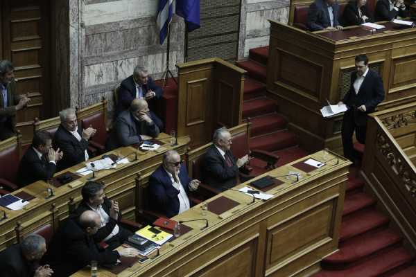 Βουλή: Με 153 «ναι» πέρασε το νομοσχέδιο με τα προαπαιτούμενα