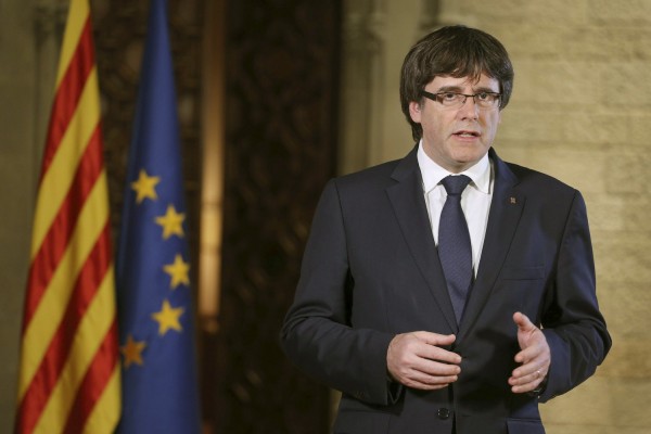 Η ισπανική κυβέρνηση δεν θα εφαρμόσει το άρθρο 155 αν ο Πουτζντεμόν προκηρύξει εκλογές