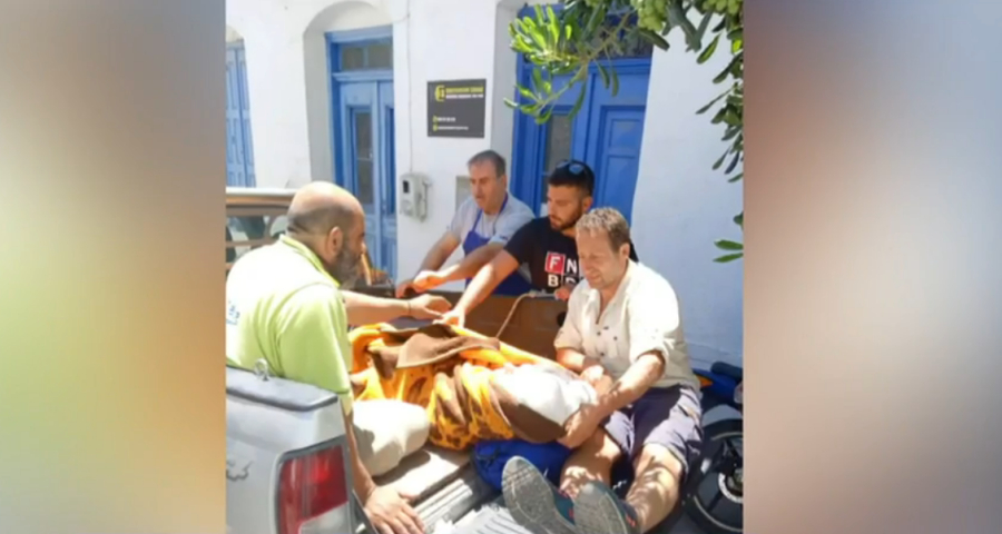 Τριτοκοσμικές εικόνες στην Ικαρία: Μετέφεραν ασθενή σε καρότσα αγροτικού γιατί το δεν υπήρχε ασθενοφόρο