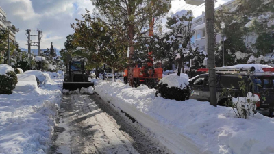 Γρεβενά: Ολονύχτια μάχη με τα χιόνια έδωσαν τα εκχιονιστικά