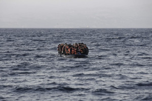 Έρχονται πλωτά φράγματα στα νησιά για το μεταναστευτικό