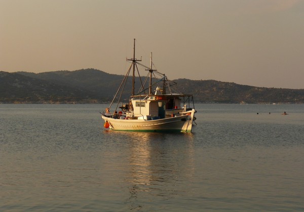 Αυτές είναι οι 31 παραλίες της Αττικής που απαγορεύτηκε το ψάρεμα από ξηρά και θάλασσα