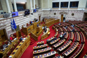 «Αλαλούμ» στη Βουλή: ΚΙΝΑΛ και ΣΥΡΙΖΑ αποχωρούν από νομοσχέδιο με το οποίο συμφωνούν