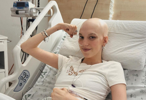 Συγκινεί 20χρονη influencer: Πάσχει από σπάνια μορφή καρκίνου και αποχαιρετά με βίντεο τους ακολούθους της