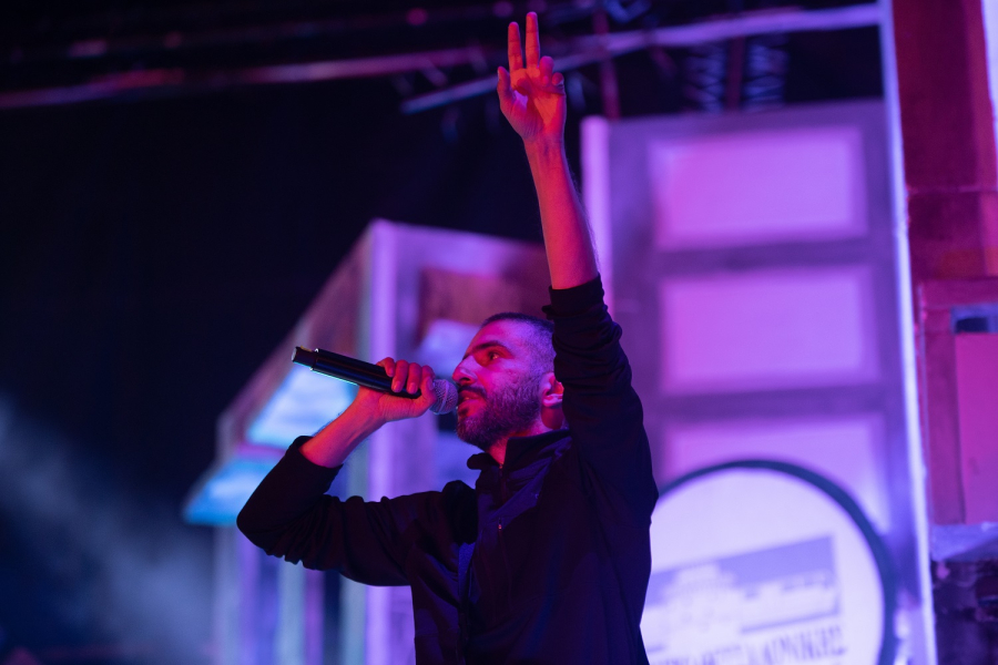 Ο ΛΕΞ έβαλε «φωτιά» στη Θεσσαλονίκη, 30.000 κόσμος στη «μεγαλύτερη συναυλία που έγινε ποτέ στην πόλη» (βίντεο)