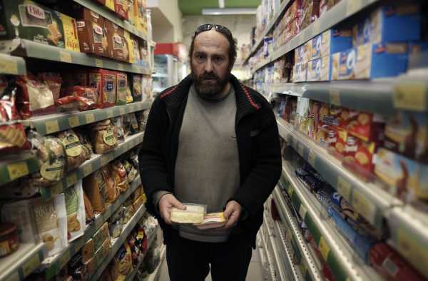 Μαχαίρι και στα έξοδα για τρόφιμα βάζουν οι Έλληνες καταναλωτές