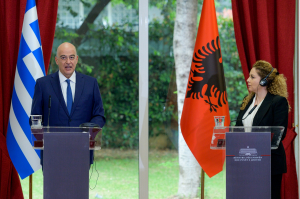 «Άρση εμπόλεμου» για τους Τσάμηδες ζήτησε η ΥΠΕΞ της Αλβανίας θερμό επεισόδιο με Δένδια