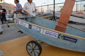 Το πρώτο ιστιοπλοϊκό σκάφος από ανακυκλωμένα πλαστικά μπουκάλια κατασκευάστηκε στην Καλαμάτα