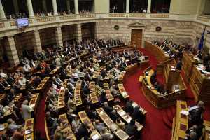 Βουλή live: Η μάχη Τσίπρα - Μητσοτάκη για το ασφαλιστικό