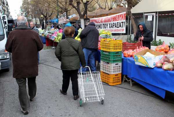 Κουπόνια των 100 ευρώ σε οικογένειες για αγορές σε λαικές αγορές