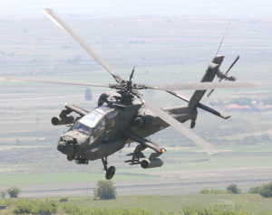 Αμερικανικά ελικόπτερα Απάτσι έφτασαν στη Λετονία μετά τη ρωσική εισβολή στην Ουκρανία