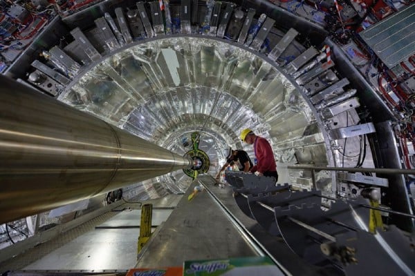 Το CERN εγκαινιάζει νέο επιταχυντή μήκους σχεδόν 90 μέτρων