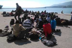 Έρχονται προγράμματα για την αποφόρτιση των νησιών από τους πρόσφυγες
