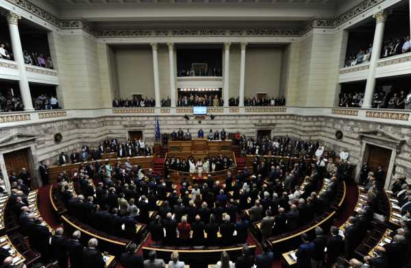 Βουλή: Με 252 «ναι» σε προανακριτική ο Παπαντωνίου για τις μίζες των εξοπλιστικών
