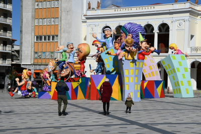 Τα μέτρα σε εστίαση και διασκέδαση, το ΦΕΚ «δείχνει το δρόμο» για το φετινό καρναβάλι, πότε «πετάμε» τις μάσκες