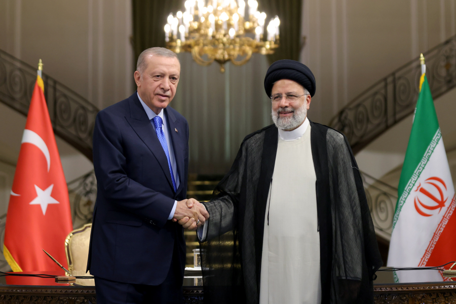 Αιφνίδια συνάντηση Ερντογάν με τον Ιρανό πρόεδρο, Ιμπραχίμ Ραΐσι