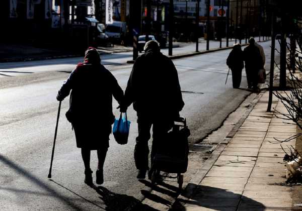 Eurostat: «Πρωταθλήτρια» στις κρατικές δαπάνες για την «γήρανση του πληθυσμού» η Ελλάδα
