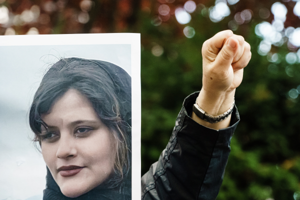 Συνελήφθη η δημοσιογράφος που γνωστοποίησε τον θάνατο της Μαχσά Αμινί