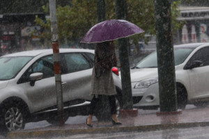 Καιρός: Βροχές και καταιγίδες - Η πρόγνωση για Αθήνα και Θεσσαλονίκη