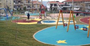 Δύο νέες παιδικές χαρές εγκαινιάζονται αύριο στον δήμο Νεάπολης- Συκεών