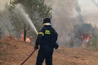 Ηράκλειο: Φωτιά σε αγροτική περιοχή στο Τεφέλι του δήμου Αρχανών