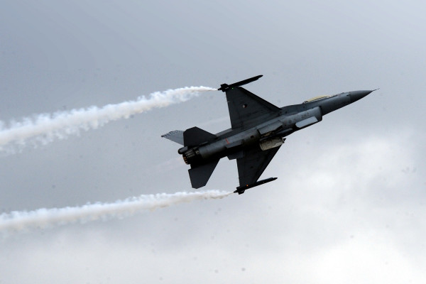 Μπαράζ παραβιάσεων τουρκικών F-16 πάνω από Οινούσες και Παναγιά