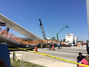 ΗΠΑ: Στους 6 οι νεκροί από την κατάρρευση πεζογέφυρας