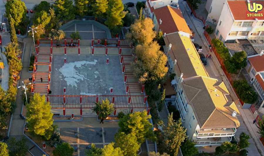 Πλατεία η Ελλάς: Η εκπληκτική αλλά άγνωστη πλατεία που «χωράει» όλη την Ελλάδα (βίντεο)