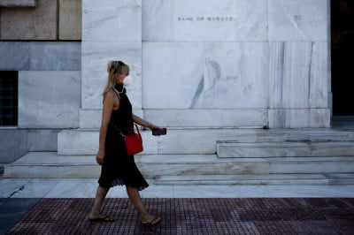 Ο Fitch αναμένει ισχυρή ανάπτυξη της ελληνικής οικονομίας, επιβεβαιώνει βαθμίδα BB