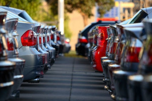 Δημοπρασίες αυτοκινήτων και μοτοσυκλετών με τιμές από 300 ευρώ
