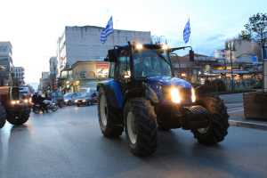 Μπλόκα αγροτών: Τα τρακτέρ στο κέντρο της Θεσσαλονίκης