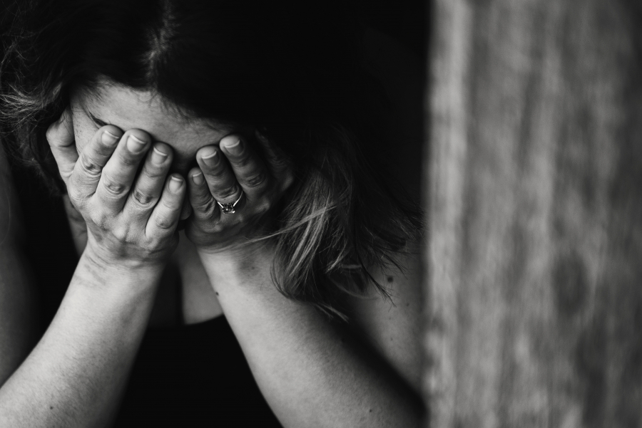 Κορονοϊός: Σοβαρός κίνδυνος κατάθλιψης και διαταραχών ακόμα και ένα χρόνο μετά τη νόσηση