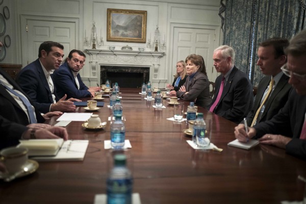 Ο πρωθυπουργός Αλ. Τσίπρας είχε γεύμα εργασίας με επιχειρηματίες