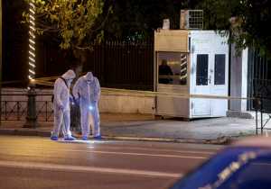 Επίθεση με χειροβομβίδα στη γαλλική πρεσβεία-τραυματίστηκε αστυνομικός