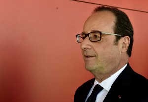 Έκκληση Ολάντ στους Γάλλους ψηφοφόρους - Ψήφισαν και οι 11 υποψήφιοι