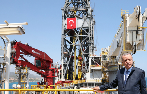 Εντός της τουρκικής υφαλοκρηπίδας το Αμπντουλχαμίντ Χαν: «Θετική εξέλιξη» παρά τους λεονταρισμούς Ερντογάν