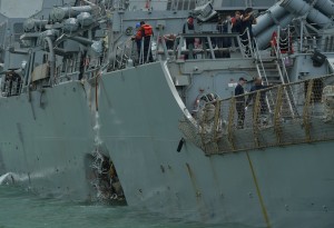 Δύτες βρήκαν σορούς στα διαμερίσματα του αντιτορπιλικού USS John S. McCain