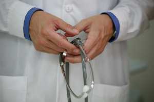 «Ακατάσχετη αιμορραγία» γιατρών - Πόσοι μετανάστευσαν τα τελευταία χρόνια