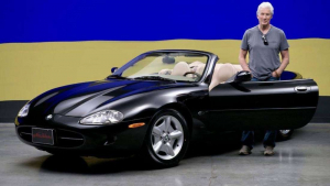 Ρίτσαρντ Γκιρ: Πούλησε σπάνιο αυτοκίνητο σε δημοπρασία για να βοηθήσει την Ουκρανία
