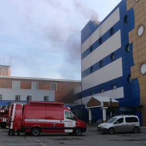 Ξανά τρόμος στη Μόσχα με φωτιά σε εμπορικό κέντρο- Ένας νεκρός (pics+vid)